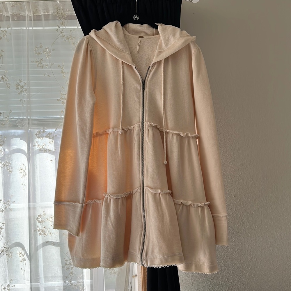 Free People tiered trapeze sweatshirt size medium, cream color, new without tags